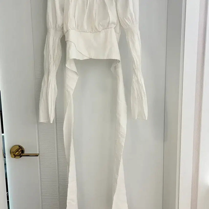 [BUNJANG] Cropped Puff Sleeve Blouse / 크롭 퍼프 블라우스 섹시 청순