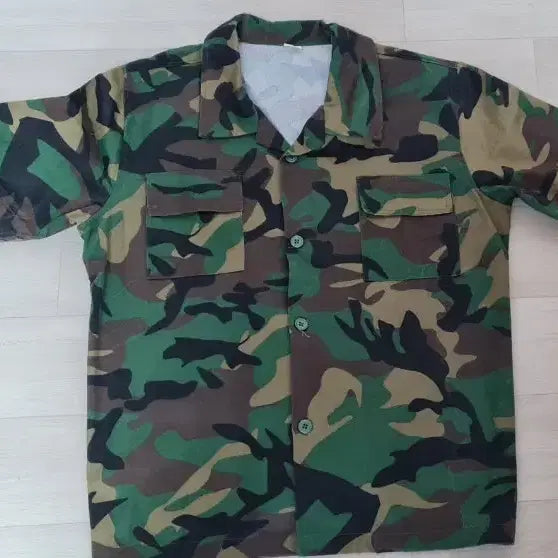 [BUNJANG] Military Uniform Themed T-Shirt / 군복