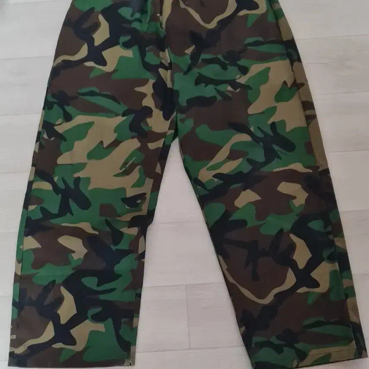[BUNJANG] Military Uniform Themed T-Shirt / 군복