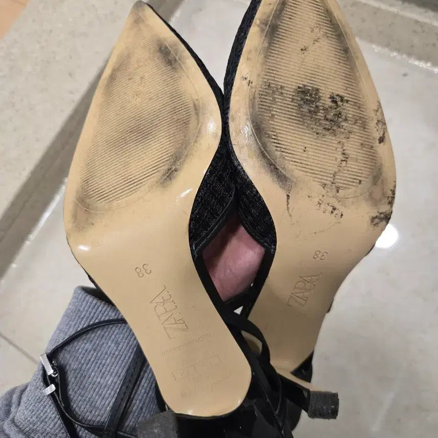 [BUNJANG] Zara Heeled Shoes (Size 38) / 자라 구두(38사이즈)