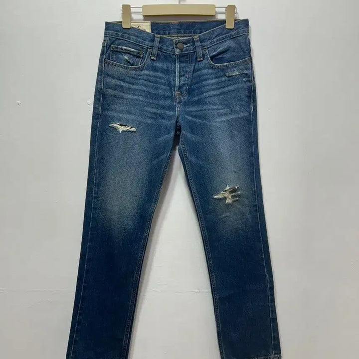 [BUNJANG] Hollister 30-inch Damaged Washed Denim Jeans / 홀리스터 30인치 데미지 워싱 데님 청바지