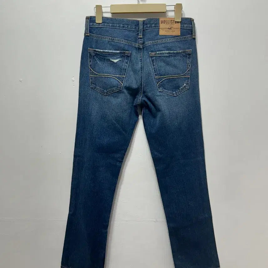 [BUNJANG] Hollister 30-inch Damaged Washed Denim Jeans / 홀리스터 30인치 데미지 워싱 데님 청바지