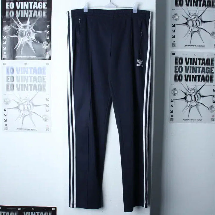 [BUNJANG] Adidas Europa Track Pants Navy (2XL) / (2XL) 아디다스 트레이닝복 바지 빅사이즈 유로파 네이비-2612