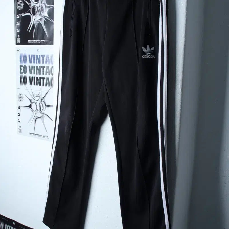 [BUNJANG] Adidas Europa Track Pants Black Old School / (S) 아디다스 트레이닝복 바지 유로파 블랙 올드스쿨-2617