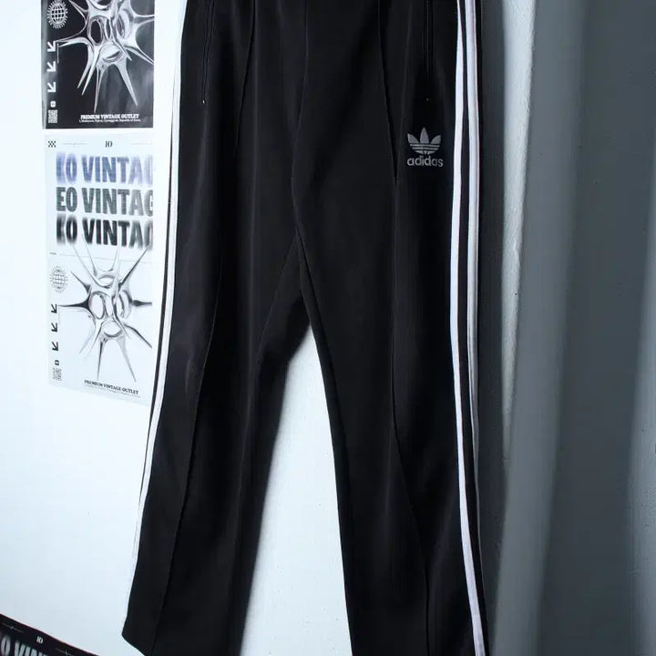 [BUNJANG] Adidas Europa Track Pants Black Old School / (S) 아디다스 트레이닝복 바지 유로파 블랙 올드스쿨-2617