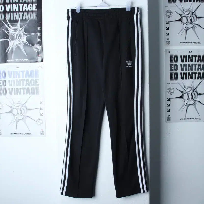 [BUNJANG] Adidas Europa Track Pants Black Old School / (S) 아디다스 트레이닝복 바지 유로파 블랙 올드스쿨-2619