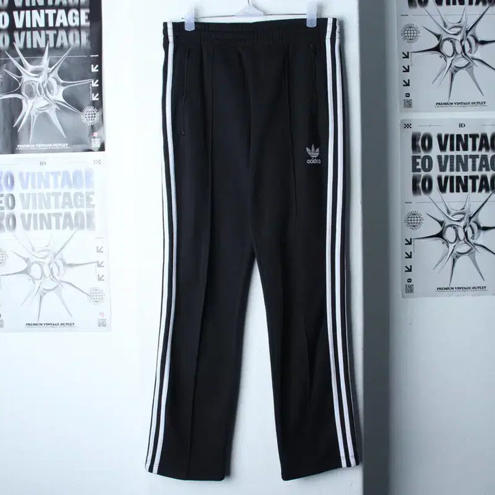 [BUNJANG] Adidas Europa Track Pants Black Old School / (S) 아디다스 트레이닝복 바지 유로파 블랙 올드스쿨-2619