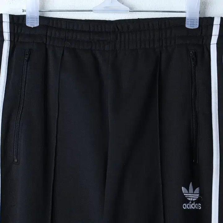 [BUNJANG] Adidas Europa Track Pants Black Old School / (S) 아디다스 트레이닝복 바지 유로파 블랙 올드스쿨-2619
