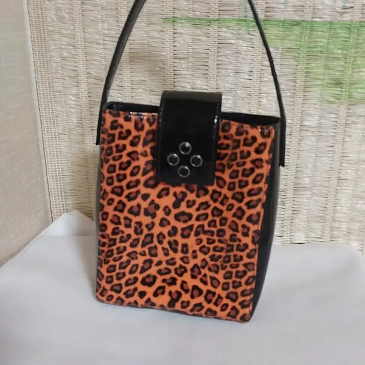 [BUNJANG] Leopard Pattern Square Mini Tote Bag / 레오파드 패턴 스퀘어 토트백 미니 가방