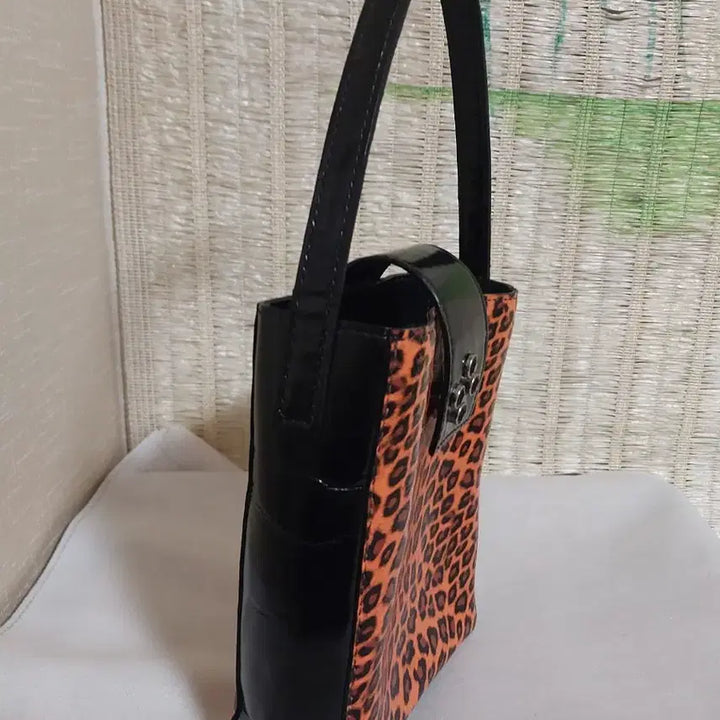[BUNJANG] Leopard Pattern Square Mini Tote Bag / 레오파드 패턴 스퀘어 토트백 미니 가방