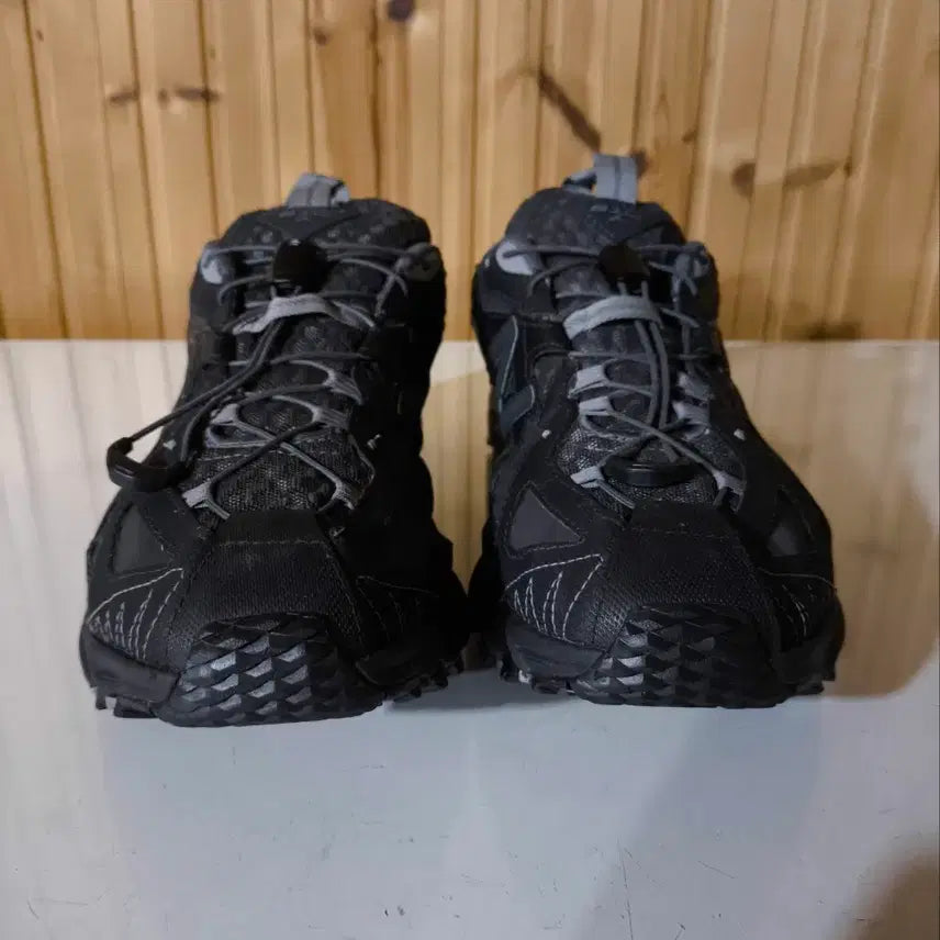 [BUNJANG] New Balance 610 Gore-Tex Black Trail Running Shoes / 280mm 뉴발란스 610 고어텍스 블랙 캐슬락 트레킹화 등산화