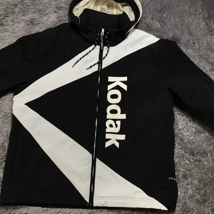 [BUNJANG] Kodak Windbreaker Jacket with Inner Hood / [[XL, 공용] 코닥(KODAK) 내장후드 케이 바람막이