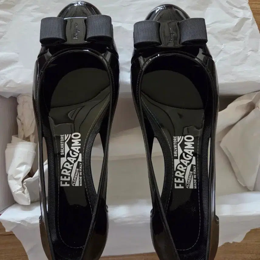 [BUNJANG] Salvatore Ferragamo Jelly Flats Size 37 / 페레가모 젤리슈즈 37