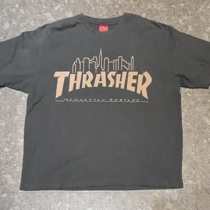 [BUNJANG] Thrasher x Manhattan Portage Vintage T-Shirt (L) / 트레셔 X 맨하탄 포티지 빈티지 반팔 (L)