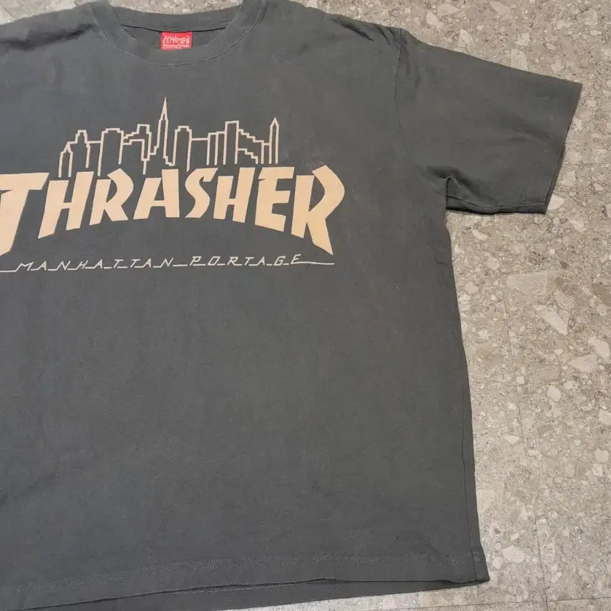 [BUNJANG] Thrasher x Manhattan Portage Vintage T-Shirt (L) / 트레셔 X 맨하탄 포티지 빈티지 반팔 (L)