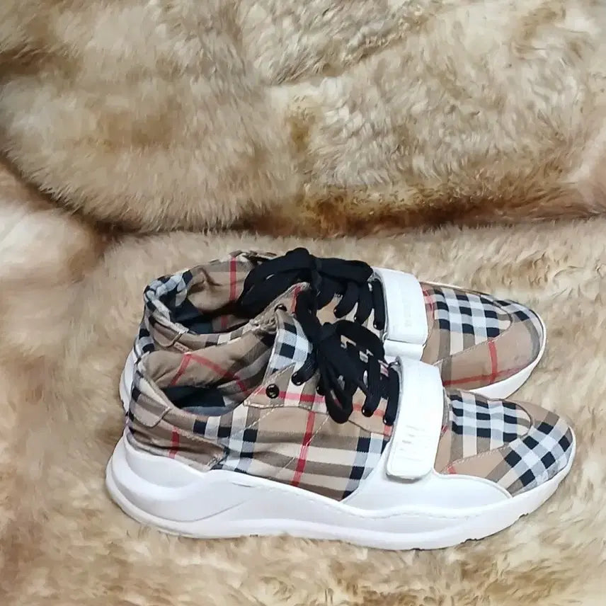 [BUNJANG] Burberry Check Sneakers / 버버리 체크 스니커즈   260
