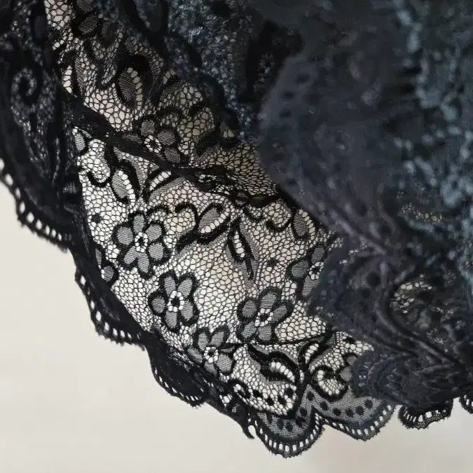 [BUNJANG] Black Lace Petticoat (Size 90) / 속치마90