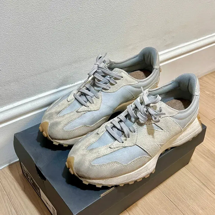 [BUNJANG] New Balance 327 Light Blue Beige Grey Sneakers (270) / (270) 뉴발란스 327 라이트블루 베이지그레이