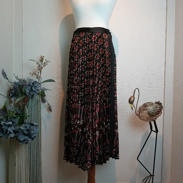 [BUNJANG] Anna Sui Pleated Long Skirt (Size 66 / 28-inch Waist) / 안나수이 플리츠 롱 스커트/66사이즈/허리28인치. A급