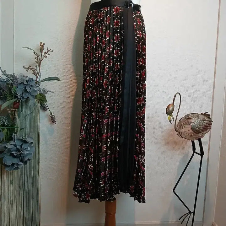 [BUNJANG] Anna Sui Pleated Long Skirt (Size 66 / 28-inch Waist) / 안나수이 플리츠 롱 스커트/66사이즈/허리28인치. A급