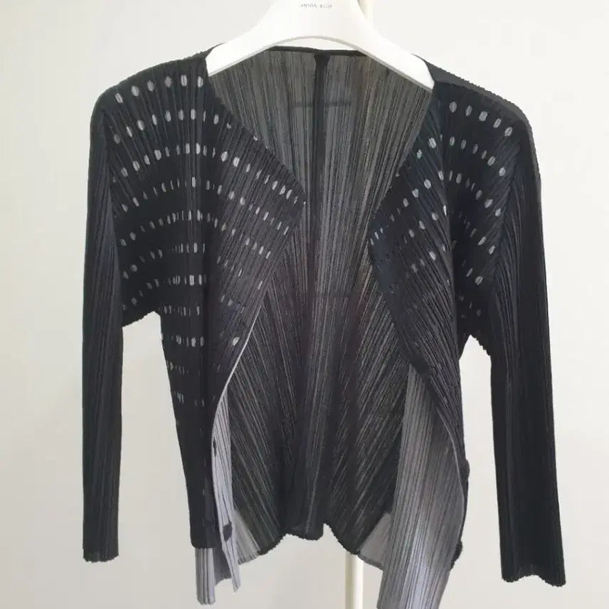 [BUNJANG] Issey Miyake Pleats Please Cardigan Black / 이세이미야케 플리츠플리즈 가디건