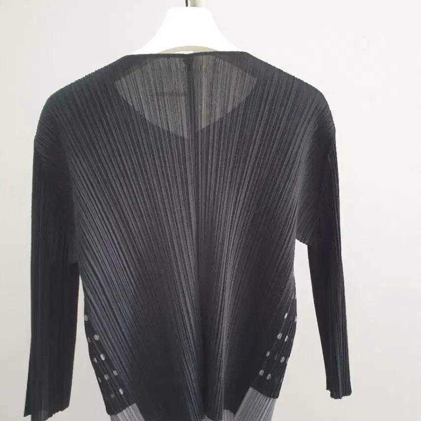 [BUNJANG] Issey Miyake Pleats Please Cardigan Black / 이세이미야케 플리츠플리즈 가디건