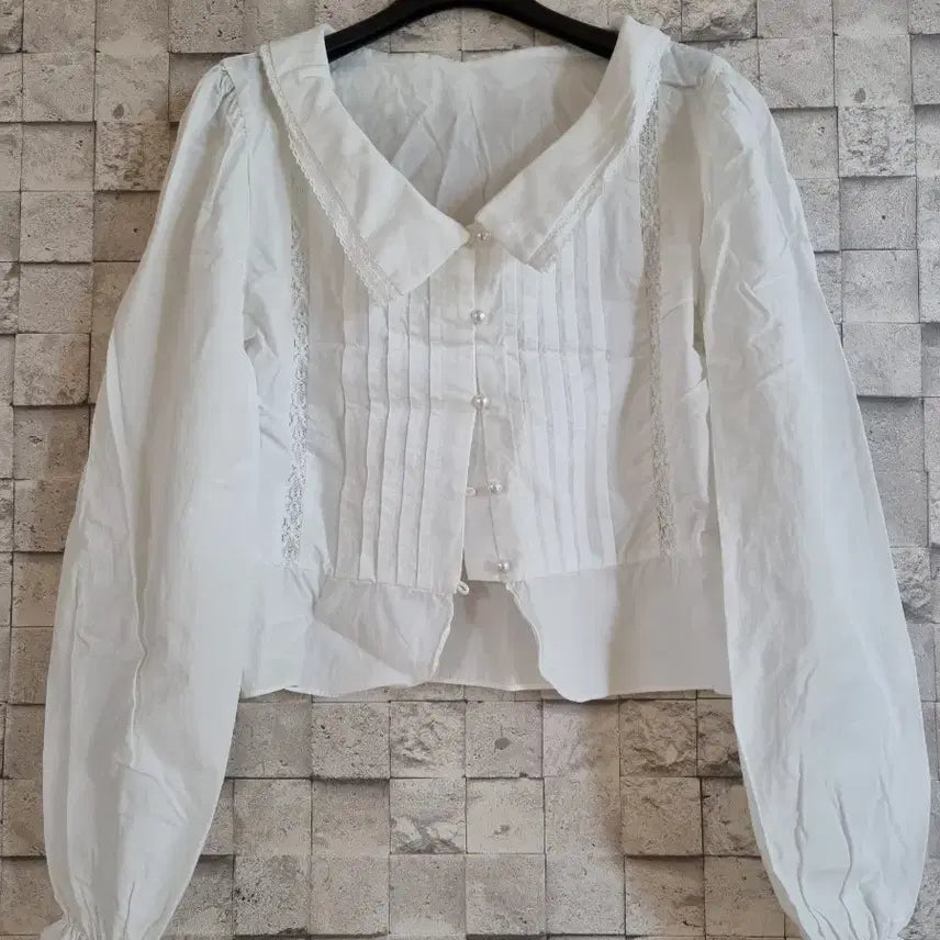 [BUNJANG] Pretty Young Thing White Pintuck Crop Blouse / 프리티영띵 pyt 화이트 핀턱 크롭블라우스
