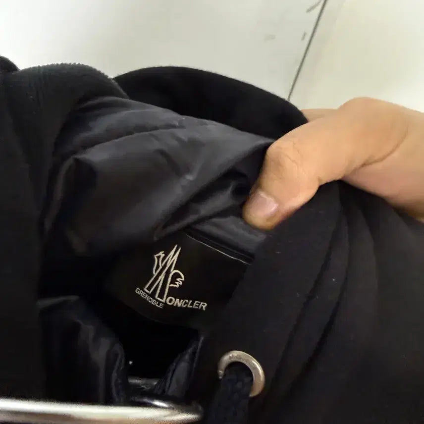 [BUNJANG] Moncler Grenoble Hooded Sweatshirt / 몽클레어 그래노블 후드티