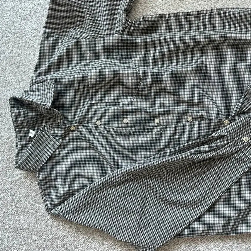 [BUNJANG] Stripe Pattern Shirt with White Button Detail / 스트라이프 셔츠