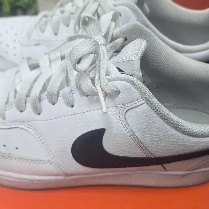 [BUNJANG] Nike Court Vision Low White/Black Sneakers 275mm / 나이키 코트 비전 로우 흰검 운동화 275mm
