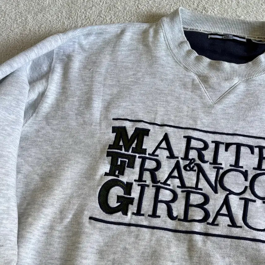[BUNJANG] Marithe Francois Girbaud Embroidered Sweatshirt Oatmeal / 마리떼 프랑소와 저버 멜란지 오트밀 자수 맨투맨
