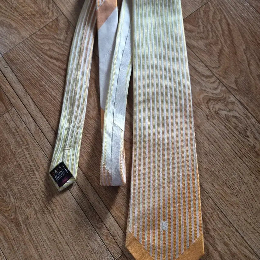 [BUNJANG] DAKS Striped Necktie / 닥스 DAKS 스트라이프 넥타이