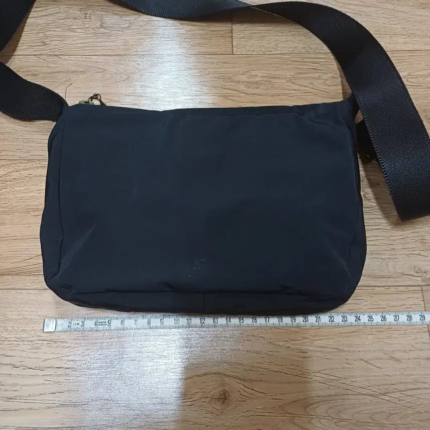 [BUNJANG] Black Crossbody Bag / 블랙 크로스백