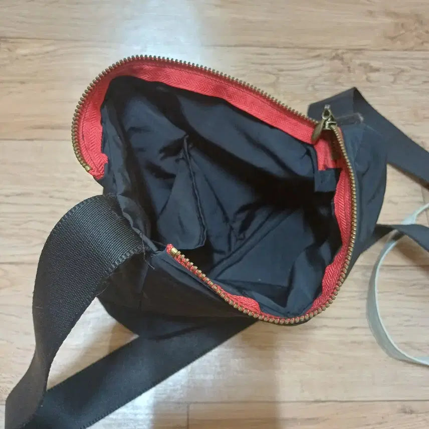 [BUNJANG] Black Crossbody Bag / 블랙 크로스백