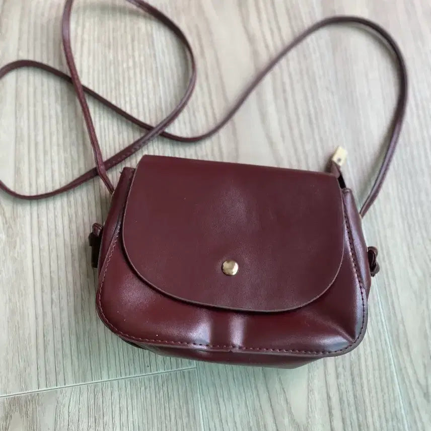 [BUNJANG] Leather Mini Crossbody Bag Burgundy / 레더 미니 크로스백 버건디 새상품
