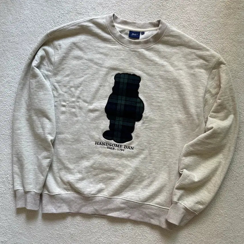[BUNJANG] YALE Embroidered Teddy Bear Sweatshirt Cream / YALE 예일 테디베어 크림 자수 맨투맨
