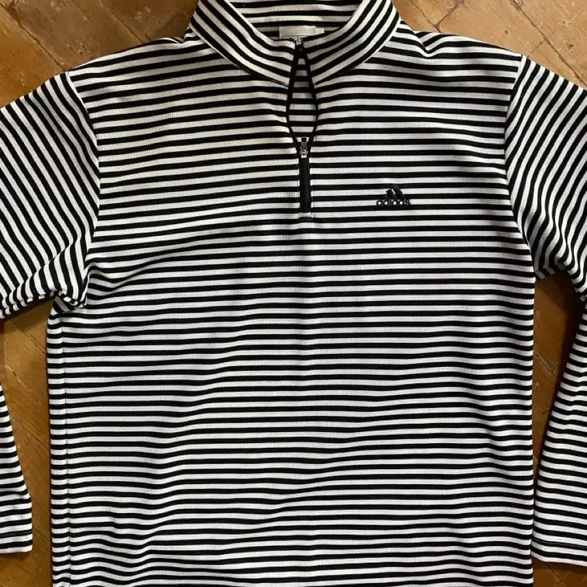 [BUNJANG] Adidas Stripe Summer Zip-Up T-Shirt L/G (100-105) / 아디다스 스트라이프 여름 집업 티셔츠 L/G (100~105)