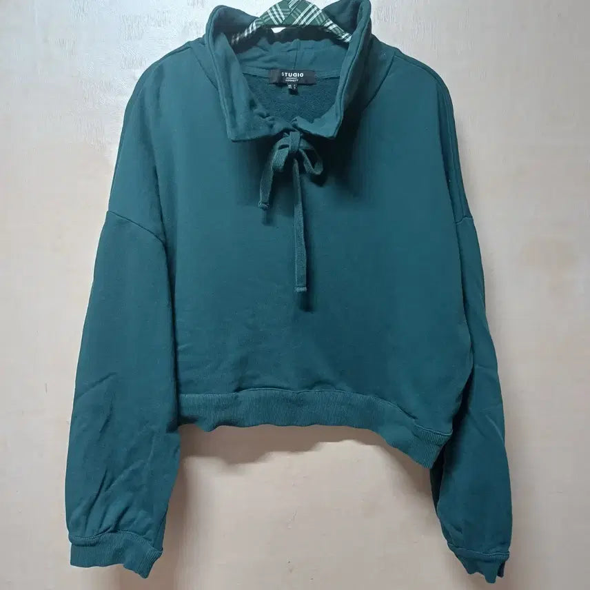 [BUNJANG] Green Ribbon Sweatshirt / 그린 리본 맨투맨