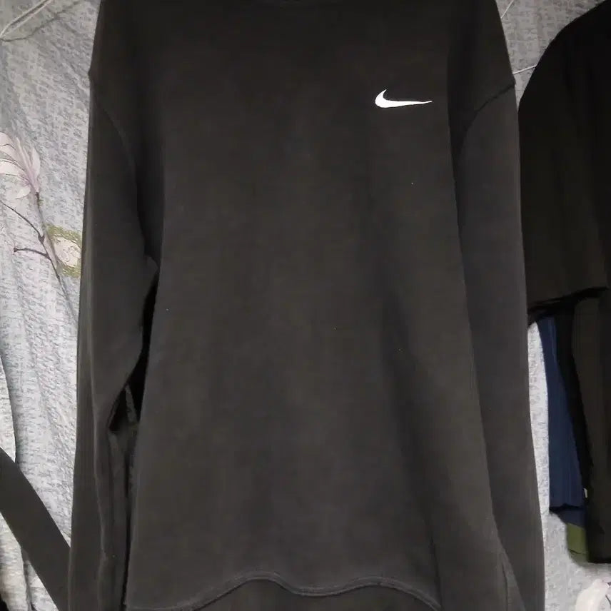 [BUNJANG] Nike Black Sweatshirt / 나이키 블랙 맨투맨 티셔츠 기모!