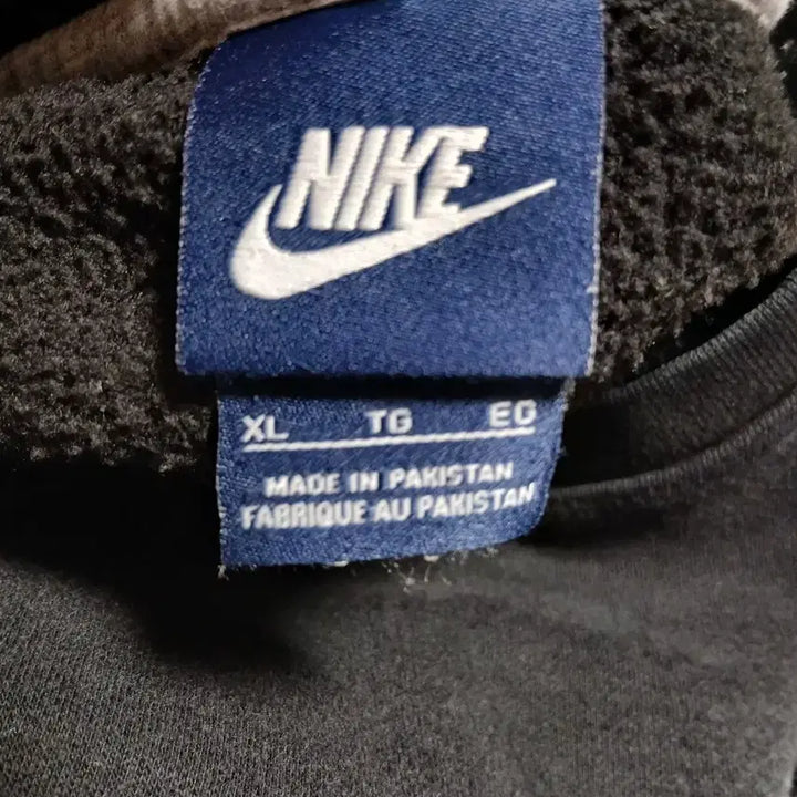 [BUNJANG] Nike Black Sweatshirt / 나이키 블랙 맨투맨 티셔츠 기모!