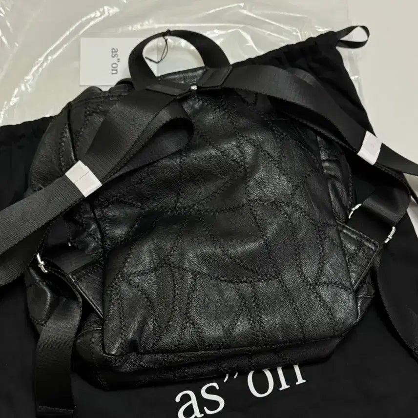 [BUNJANG] AZON Bennet Quilted Leather Backpack / 애즈온 여자가방 베넷 백팩 새상품