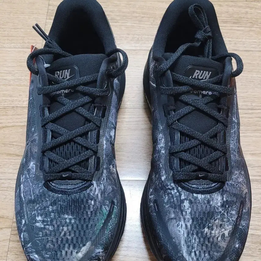 [BUNJANG] Nike Vomero 18 Realtree Camo Black Dark Smoke Grey (280) / 280) 나이키 보메로 18 리얼트리 카모 블랙 다크 스모크 그레이