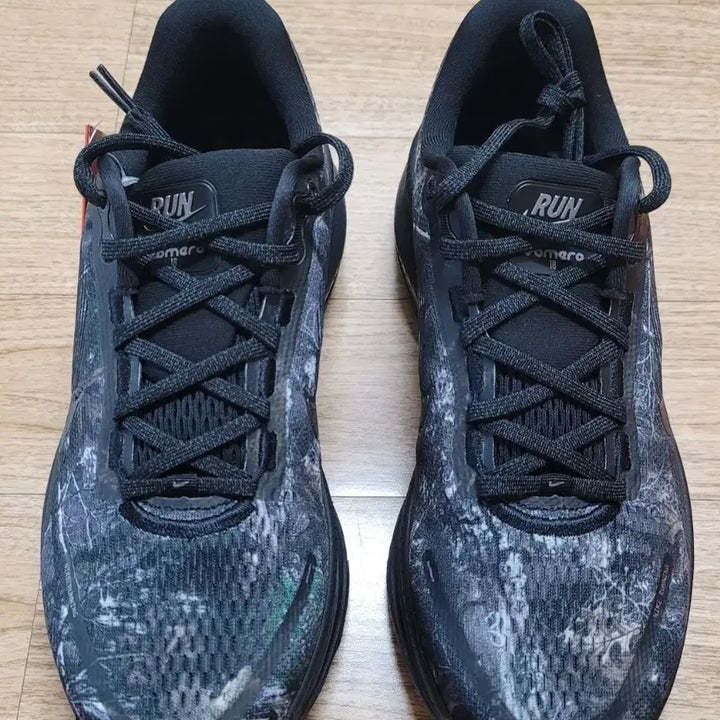 [BUNJANG] Nike Vomero 18 Realtree Camo Black Dark Smoke Grey (280) / 280) 나이키 보메로 18 리얼트리 카모 블랙 다크 스모크 그레이