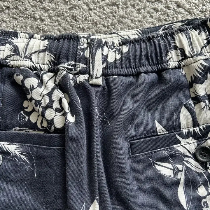 [BUNJANG] Beaker Floral Pattern Shorts / 비이커반바지