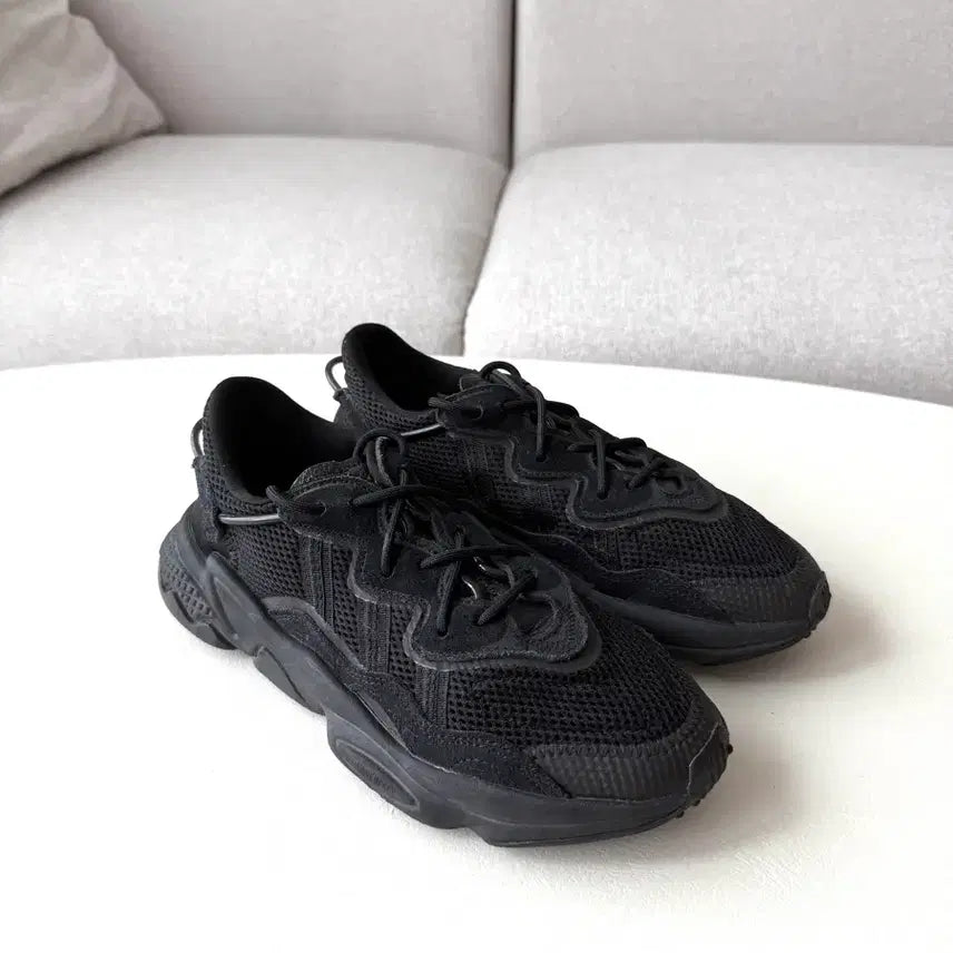 [BUNJANG] Adidas Ozweego Black Sneakers 250mm / [아디다스] 오즈위고 블랙 250