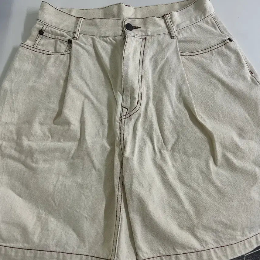 [BUNJANG] Unaffected Shorts Ivory 28-29 / 언어펙티드 쇼츠 반바지 아이보리 28~29