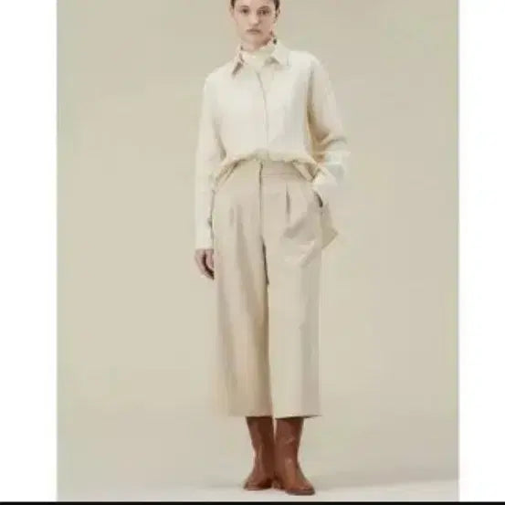 [SOLD OUT] 써스데이아일랜드 투턱와이드큐롯팬츠