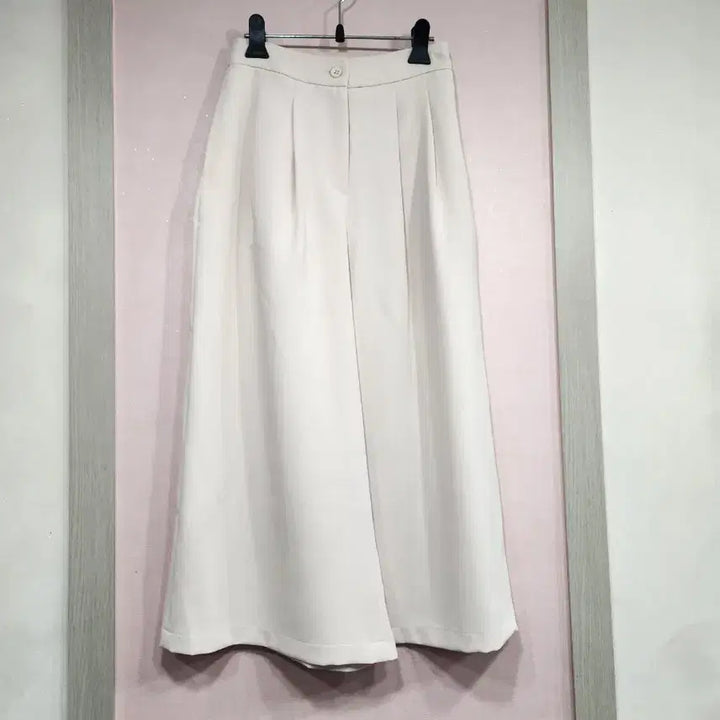 [SOLD OUT] 써스데이아일랜드 투턱와이드큐롯팬츠