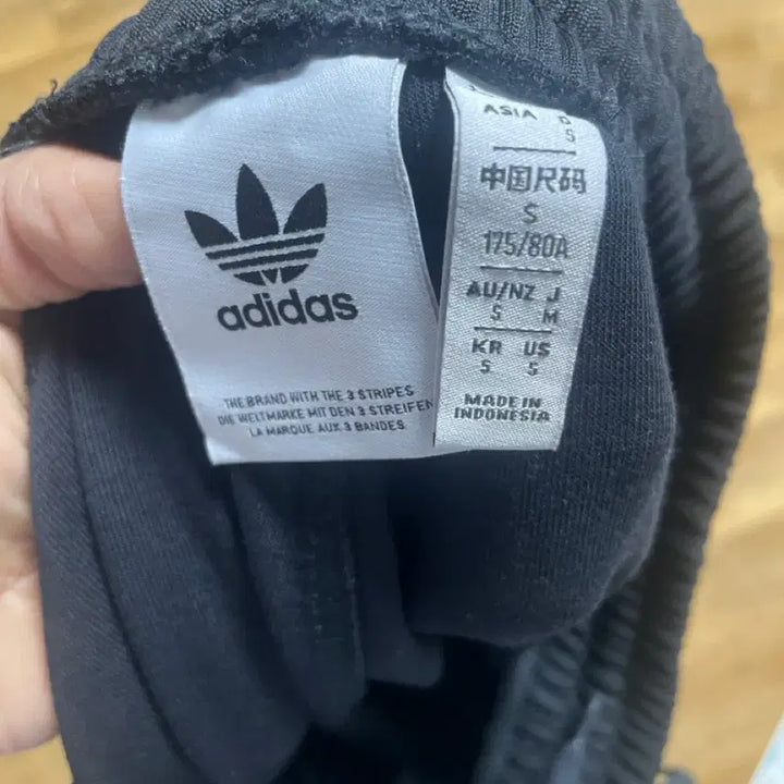 [BUNJANG] Adidas Three-Stripes Black Bootcut Training Pants / 아디다스 삼선 트레이닝 바지 블랙 부츠컷
