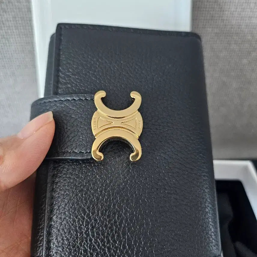 [BUNJANG] Celine Bifold Wallet / 셀린느 빅투아르 파인   반지갑